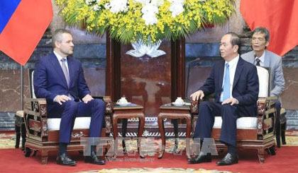 President Tran Dai Quang (right) receives Slovak Prime Minister Peter Pellegrini