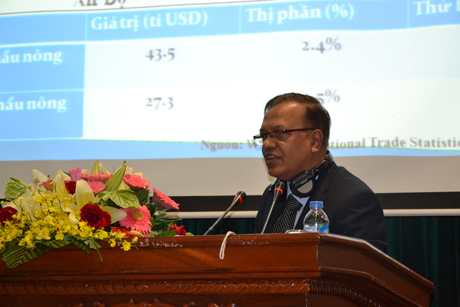 Ông D K Singh, Chủ tịch Cơ quan phát triển xuất khẩu nông sản và thực phẩm Ấn Độ phát biểu.