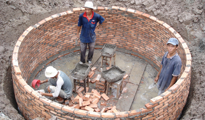  Xây dựng hầm biogas.