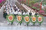 Lãnh đạo tỉnh và cán bộ chiến sĩ viếng Nghĩa trang Liệt sĩ