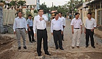 Chairman of the PPC Le Van Huong inspectes works in My Tho city