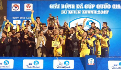 Song Lam Nghe An crowned National Cup 2017 championsSong Lam Nghe An celebrate their National Cup victory.