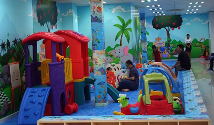 A children's playground at the vaccination centre in Ho Chi Minh City (Credit: sggp.org.vn)