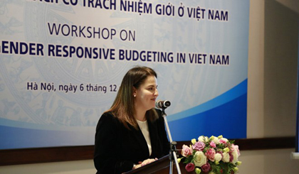 UN Women’s Head of Office in Vietnam Elisa Fernandez addresses the workshop (Source: phunuvietnam.vn)