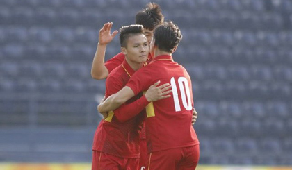 Các cầu thủ U23 Việt Nam ăn mừng bàn thắng của Quang Hải. (Ảnh: Tuoitre)