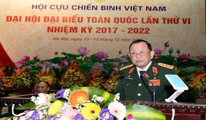 Sen. Lieut. Gen. Nguyen Van Duoc, President of the VWVA, delivers his closing speech.