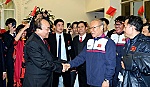 Thủ tướng Nguyễn Xuân Phúc chào đón nồng nhiệt U23 Việt Nam