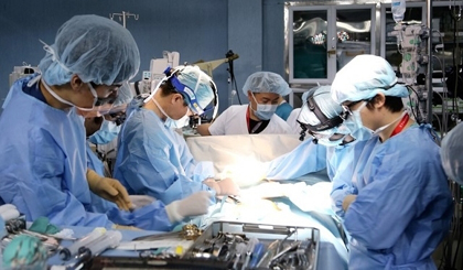 The Military Hospital 103 in collaboration with Japanese experts successfully performed the first human lung transplants in Vietnam on a 6-year-old boy