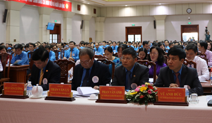 Đại biểu là các cán bộ lãnh đạo Tổng LĐLĐ Việt Nam tham dự đại hội 