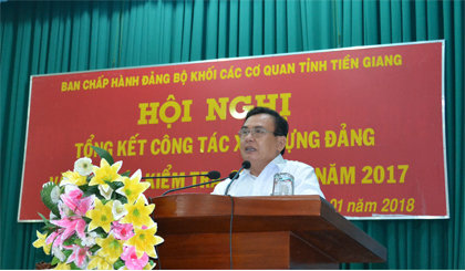Phó Bí thư Thường trực Tỉnh ủy, Trưởng Đoàn Đại biểu Quốc hội tỉnh Võ Văn Bình phát biểu chỉ đạo tại hội nghị