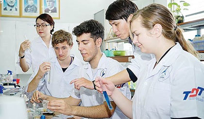 Foreign students study in Ton Duc Thang University, Ho Chi Minh City. (Photo: Sggp)