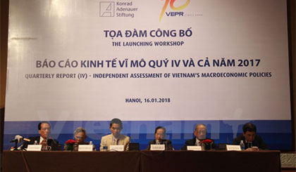 Công bố Báo cáo kinh tế vĩ mô Việt Nam quý 4/2017 của Viện, ngày 16/1. Ảnh: PV/Vietnam+