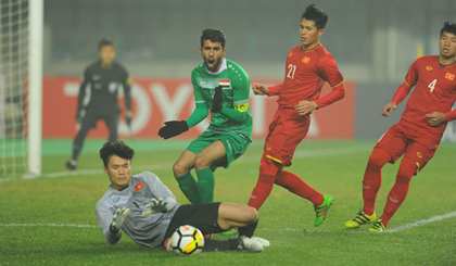 Thủ môn Tiến Dũng góp công lớn trong hành trình vào bán kết của U23 Việt Nam. Ảnh: AFC.