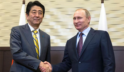 Thủ tướng Nhật Bản Shinzo Abe và Tổng thống Nga Vladimir Putin. Nguồn: AFP