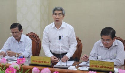 Giám đốc Sở Y tế Trần Thanh Thảo phát biểu tại cuộc họp.