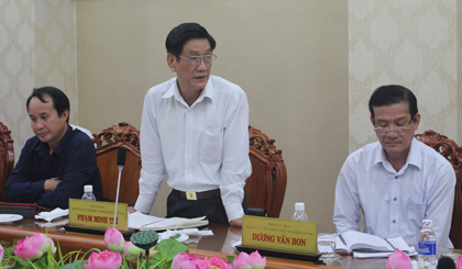 Giám đốc Sở Lao động - Thương binh và Xã hội Phạm Minh Trí phát biểu ý kiến.