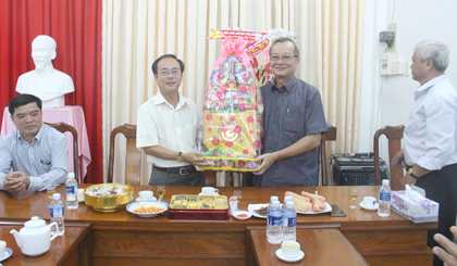 Head of the Tien Giang provincial Commission for Propaganda and Training Tran Kim Trat 