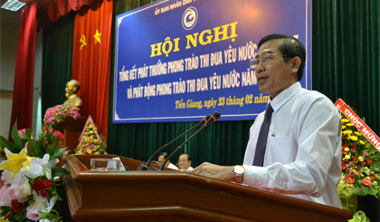 Đồng chí Lê Văn Hưởng, Phó Bí thư Tỉnh ủy, Chủ tịch UBND tỉnh phát biểu tại hội nghị