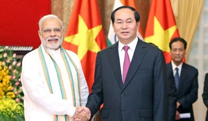 President Tran Dai Quang (R) received Indian Prime Minister Narendra Modi on the occasion of his visit to Vietnam in September 2016 (Photo VNA)