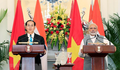 Ngày 3-3-2018, tại Thủ đô New Dehl, Chủ tịch nước Trần Đại Quang và Thủ tướng Cộng hoà Ấn Độ Narendra Modi họp báo sau khi kết thúc hội đàm. Ảnh: Nhan Sáng/TTXVN