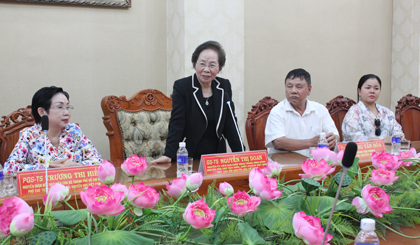 Giáo sư, tiến sĩ Nguyễn Thị Doan phát biểu tại buổi làm việc