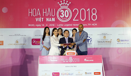 The siging ceremony between Vietjet and the organisers of Miss Vietnam 2018