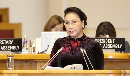 NA Chairwoman Nguyen Thi Kim Ngan delivering a speech at the IPU-137 (Photo: VNA)