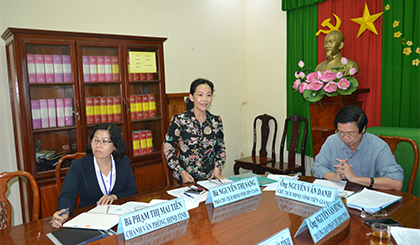 Ủy viên Ban Thường vụ Tỉnh ủy, Phó chủ tịch HĐND tỉnh Nguyễn Thị Sáng phát biểu tại buổi tiếp công dân