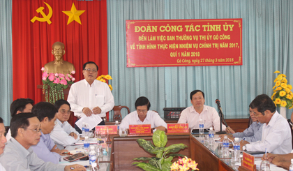 Phó Chủ tịch UBND tỉnh Lê Văn Nghĩa phát biểu ý kiến tại buổi làm việc.