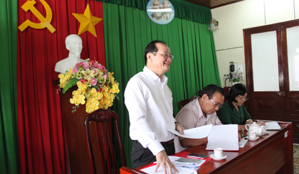 Đồng chí Trần Thanh Đức phát biểu tại buổi làm việc với huyện ủy Cai Lậy