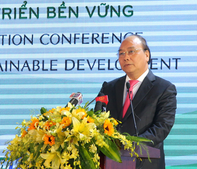 Thủ tướng Nguyễn Xuân Phúc yêu cầu Bộ GT-VT phải đẩy nhanh tiến độ đường cao tốc Trung Lương - Mỹ Thuận Ảnh: Đình Tuyển