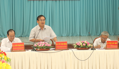 Deputy Secretary of the Tien Giang provincial Party Committee Vo Van Binh spaeaks at the working session. Photo: CAO THANG