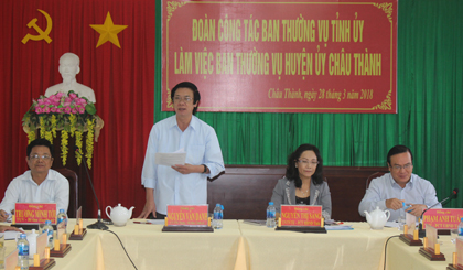 Bí thư Tỉnh ủy Nguyễn Văn Danh phát biểu chỉ đạo tại buổi làm việc.