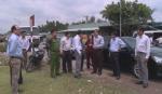 Inspects a granting land use right certificate in Long Giang Industrial Park