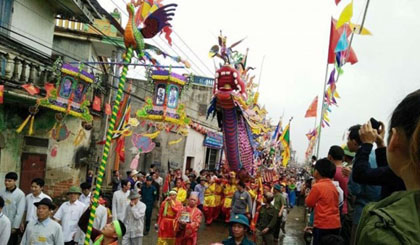  Procession of Long Chau boat (Source: baomoi.com)