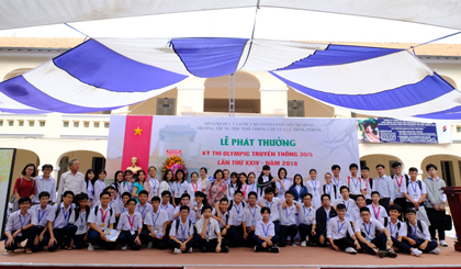The delegation of Tien Giang Gifted High School. Photo: DO PHI