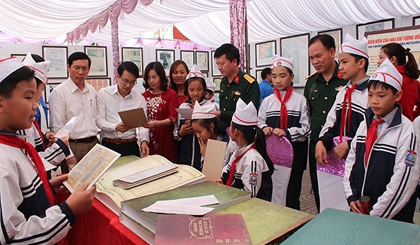 The exhibition attracts a large crowd of participants.