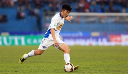 Vietnamese midfielder Luong Xuan Truong has managed to enter Football-tribe.com’s Best XI list for March.