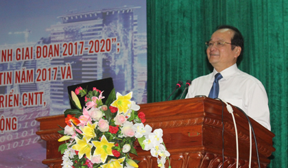 Phó Chủ tịch UBND tỉnh Trần Thanh Đức phát biểu tại hội nghị.