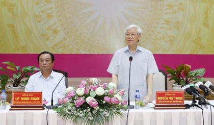 Party General Secretary Nguyen Phu Trong speaking at a working session with leaders of Dong Thap province (Source: VNA)