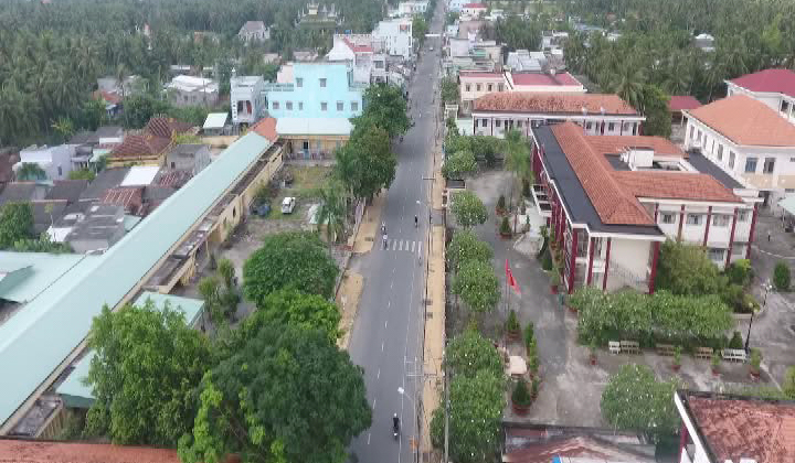 Một góc thị trấn Vĩnh Bình.