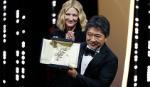 Phim Nhật về gia đình trộm cắp bất ngờ thắng Cành Cọ Vàng ở Cannes