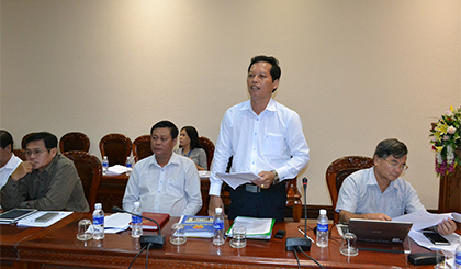 Trưởng Ban Kinh tế ngân sách - HĐND tỉnh Nguyễn Thành Diệu phát biểu tại buổi làm việc