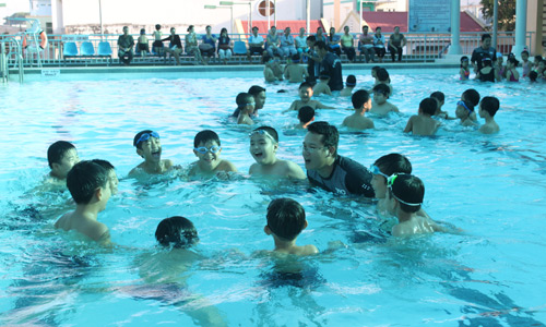Cần nâng cao hiệu quả công tác phổ cập bơi cho học sinh để góp phần giảm tỷ lệ học sinh tử vong do đuối nước. 