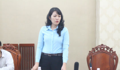 Bí thư Tỉnh đoàn Nguyễn Thị Uyên Trang phát biểu tại cuộc họp 