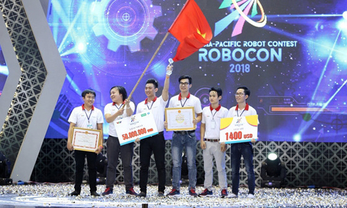 LH-ATM are the winners of Vietnam's 2018 robot contest. (Image: VTV)