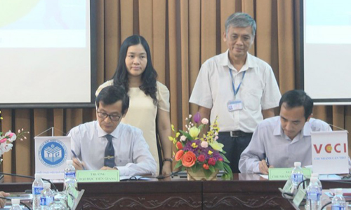At the signing ceremony of a memorandum of understanding. Photo: thtg.vn