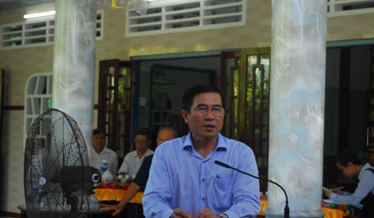 Chủ tịch UBND tỉnh Tiền Giang Lê Văn Hưởng phát biểu tại buổi gặp gỡ. 