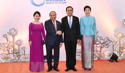 Thủ tướng Nguyễn Xuân Phúc và Phu nhân với Thủ tướng Thái Lan Prayuth Chan - Ocha và Phu nhân. Nguồn: Thống Nhất/TTXVN