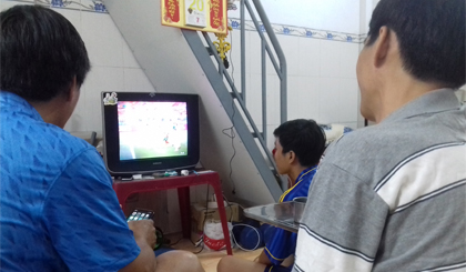 Học sinh, sinh viên cần sắp xếp thời gian hợp lý giữa ôn thi và xem World Cup.